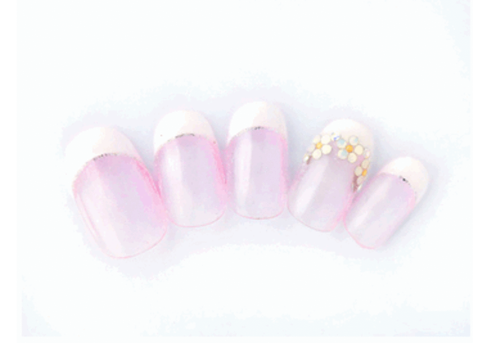 デザインデータ シンプルネイル 上大岡駅で営むネイルサロンとしてご要望に叶うネイルの提供に努めています